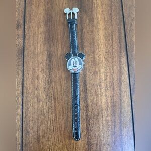 Disney Mickey Mouse Head Women’s MCK001B Black Leather Strap‎ Watch WORKS